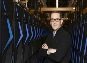 Scientist who developed quantum computing code wins ORNL's top science award